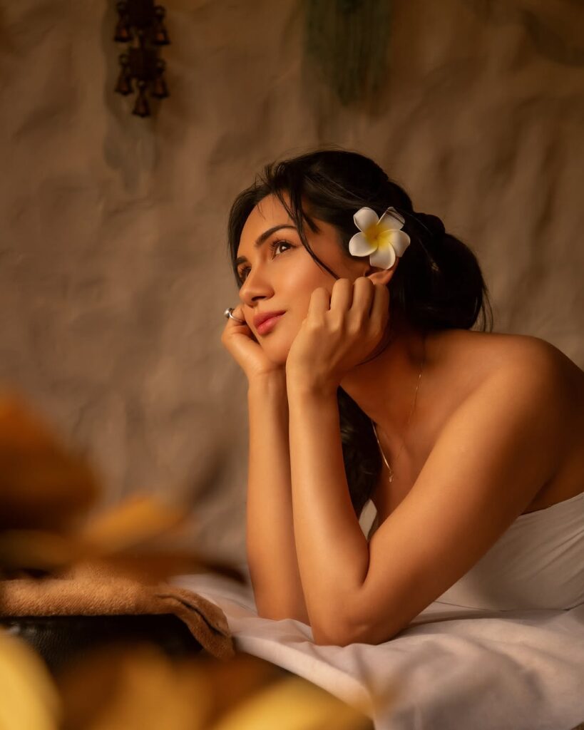 Akanksha Chamola Gaurav Khanna's Wife Akanksha Chamola